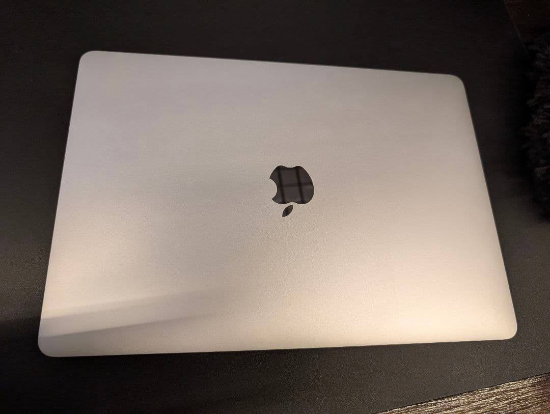 Apple MacBook シルバー 本体 - メルカリ