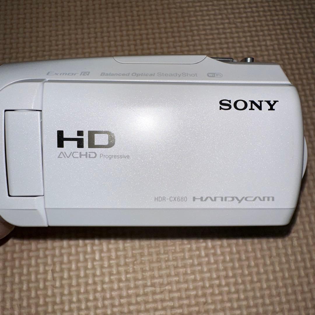 SONY HDR-CX680 ホワイト　美品　これからのシーズンにぴったり。