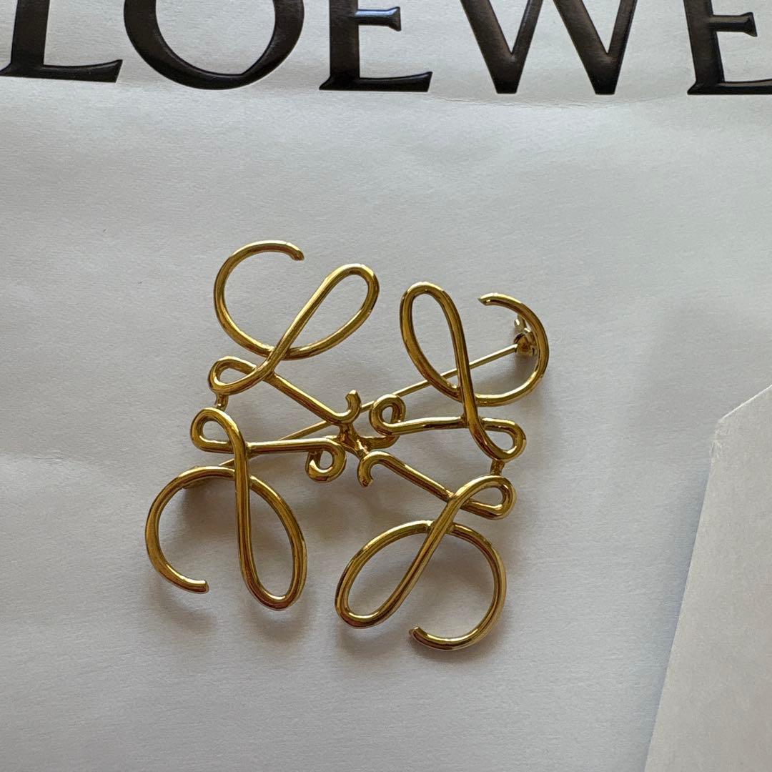 楽天市場】LOEWE ロエベ ローズ メカノ ピン ブローチ バッグチャーム