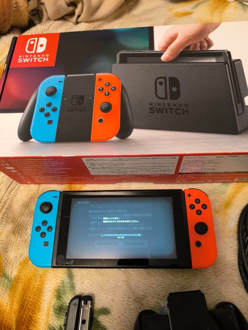 み*ま様 【プロコン付】Nintendo Switch 本体 ネオンブルー/ネオ