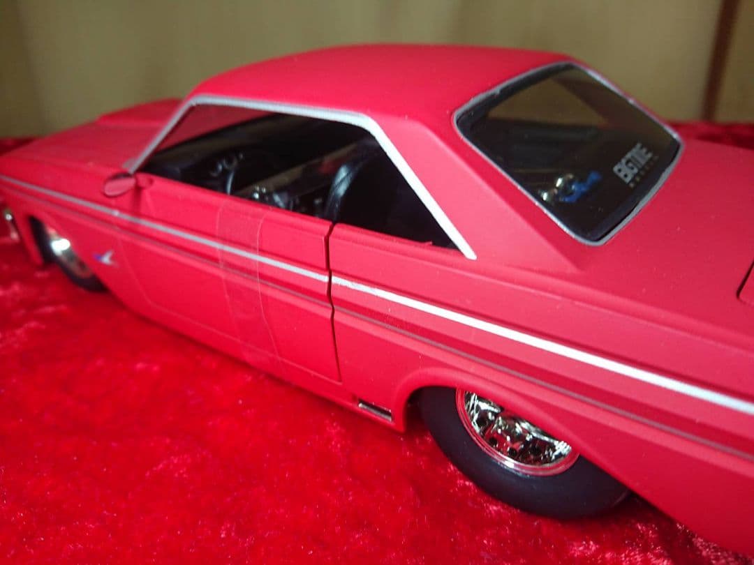 ミニカー 1964 FORD FALCON Jada toys 1/24