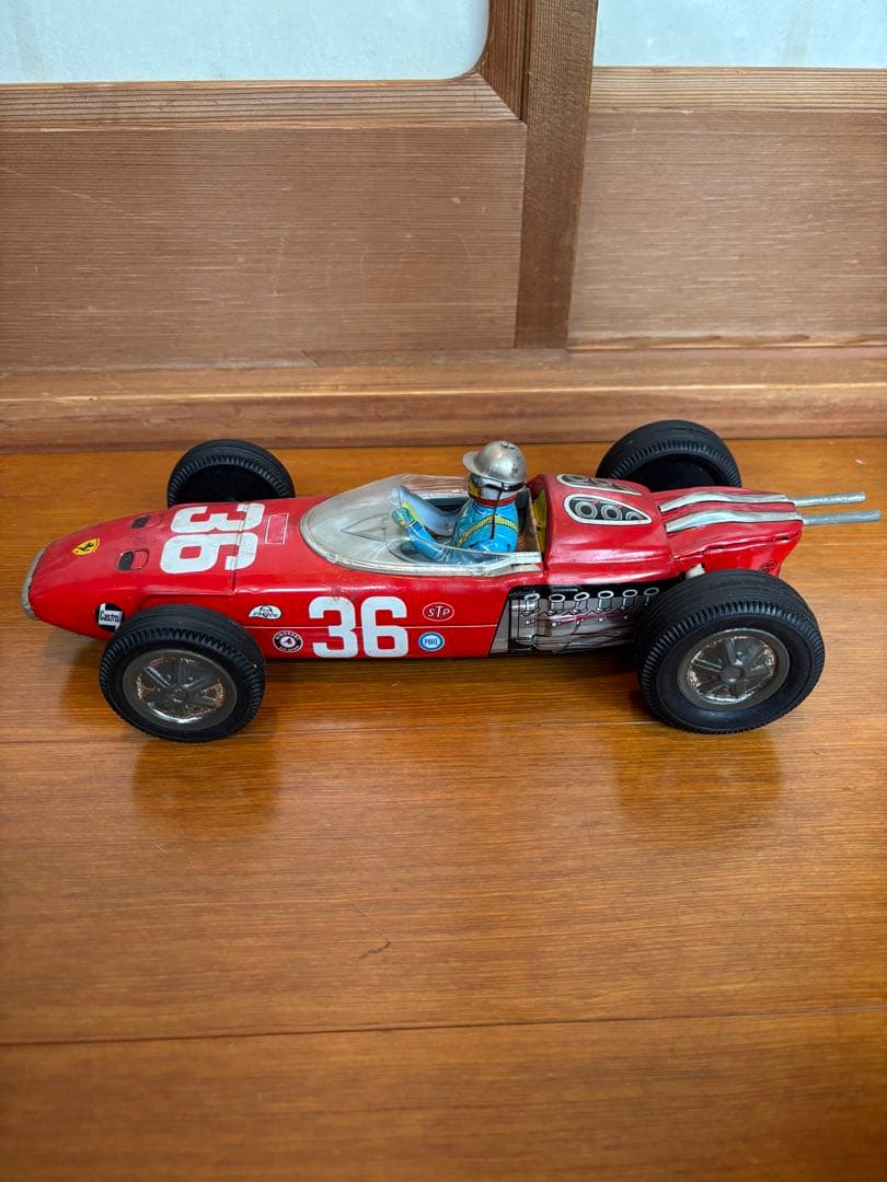 ミニカー FRICTION MOTOR WITH ROARING Ferrari F-1