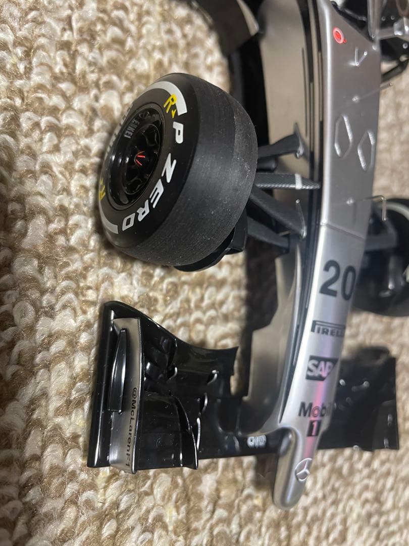 F1 マクラーレンMP4-29 1/18 マグヌッセン