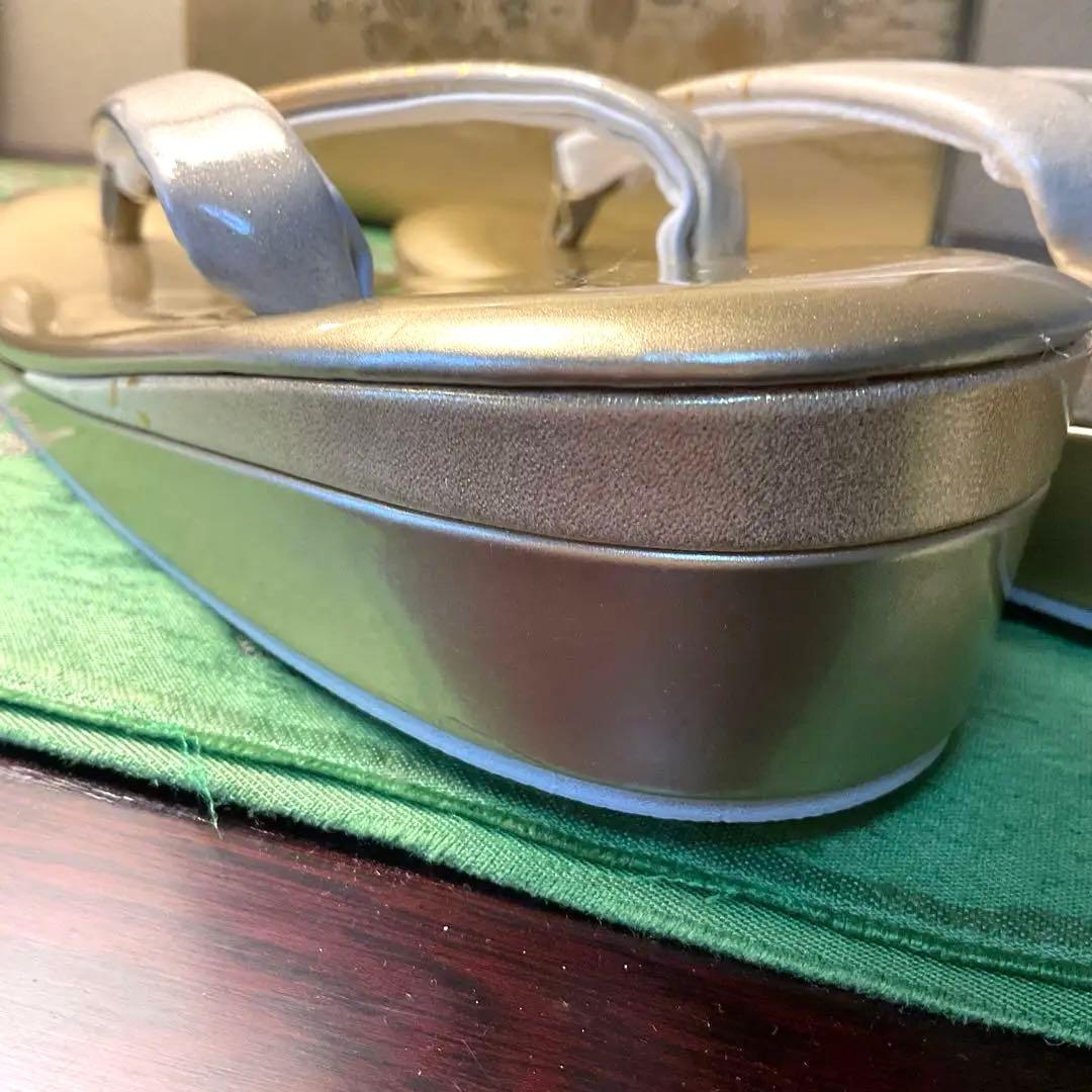 エナメル　ゴールドのお洒落な　　　　　草履バッグセット