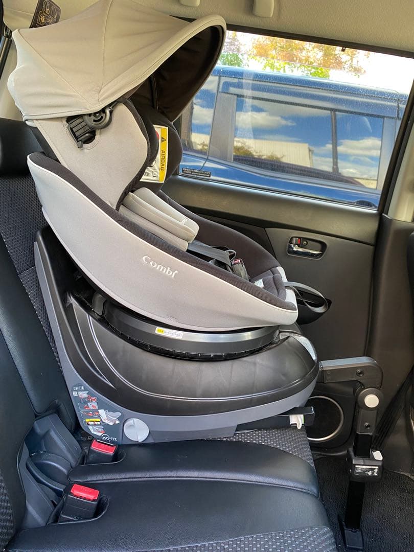 最安値！ 美品 コンビ クルムーヴ スマート Light ISOFIX JM