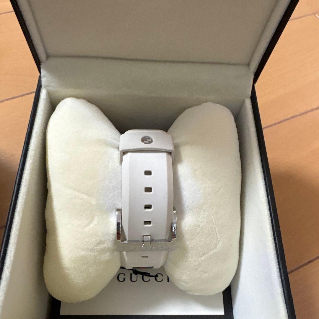 GUCCI 時計 ラバーベルト付き