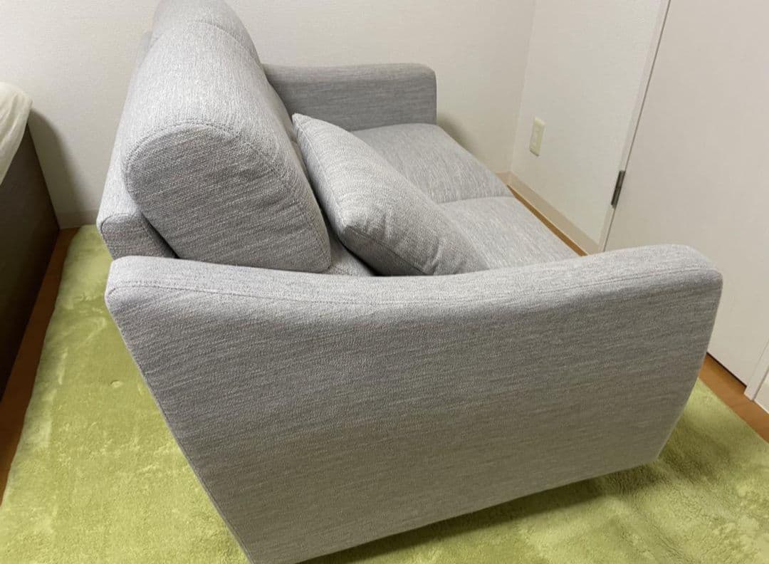 【ビオフェルミンさん専用】ニトリ　グレー 2人掛け　ソファ クッション付き