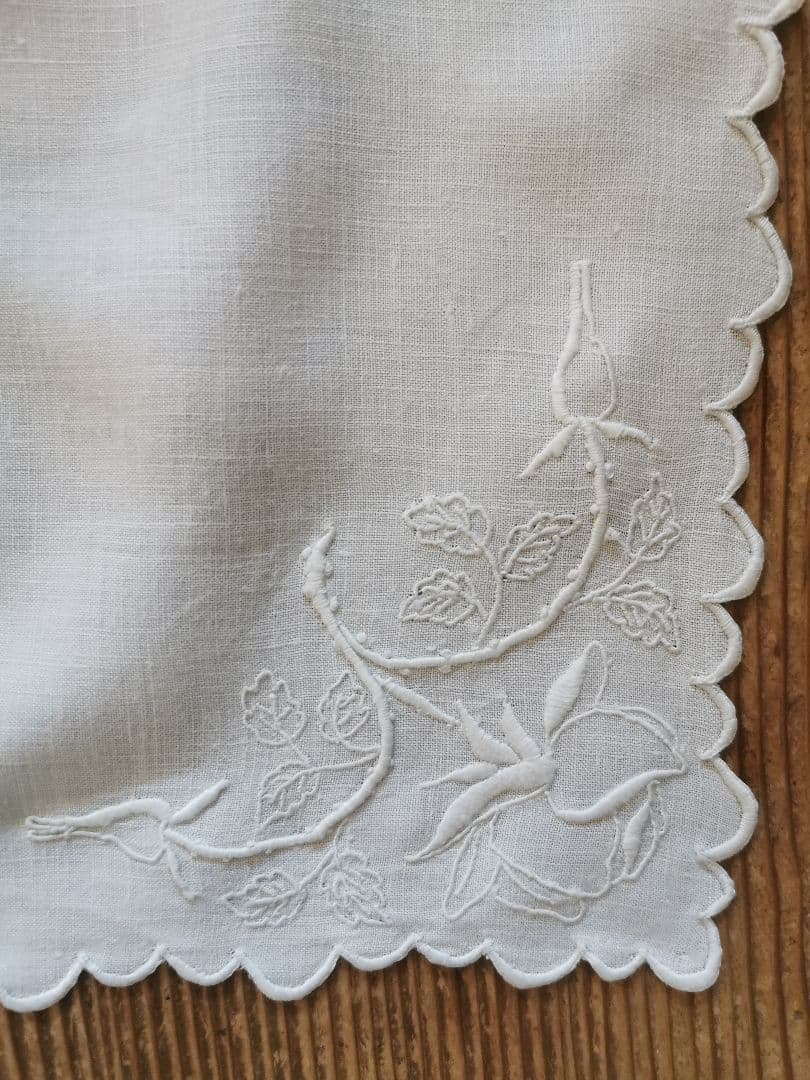 アンティーク フランス オールドローズ ホワイト刺繍 スカラップリネン