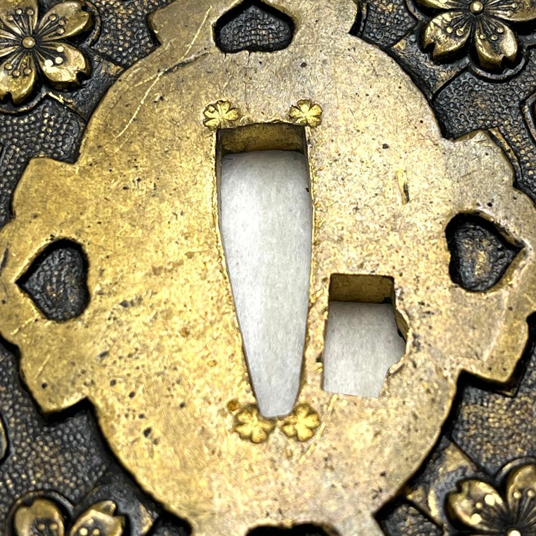 【T】希少✨軍刀鍔　花模様の金属製鍔