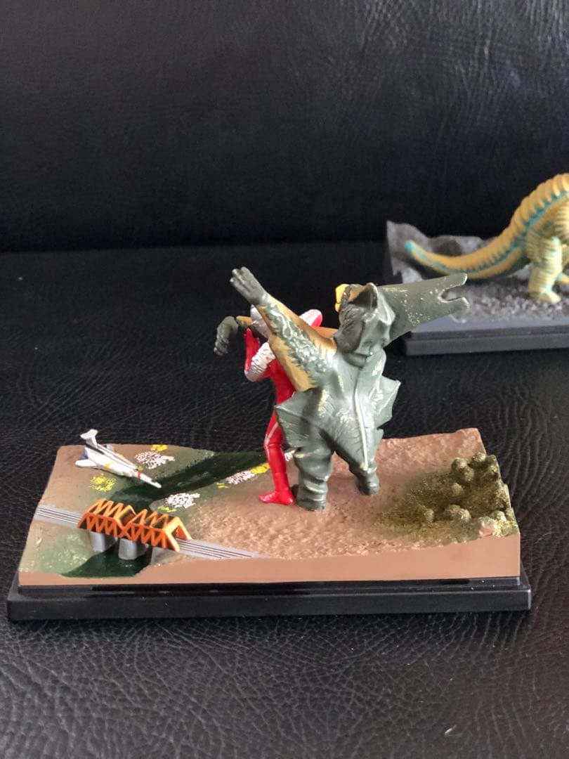 大怪獣シリーズ　どくろ怪獣レッドキング　再生怪獣ギエロン星獣　ジオラマ