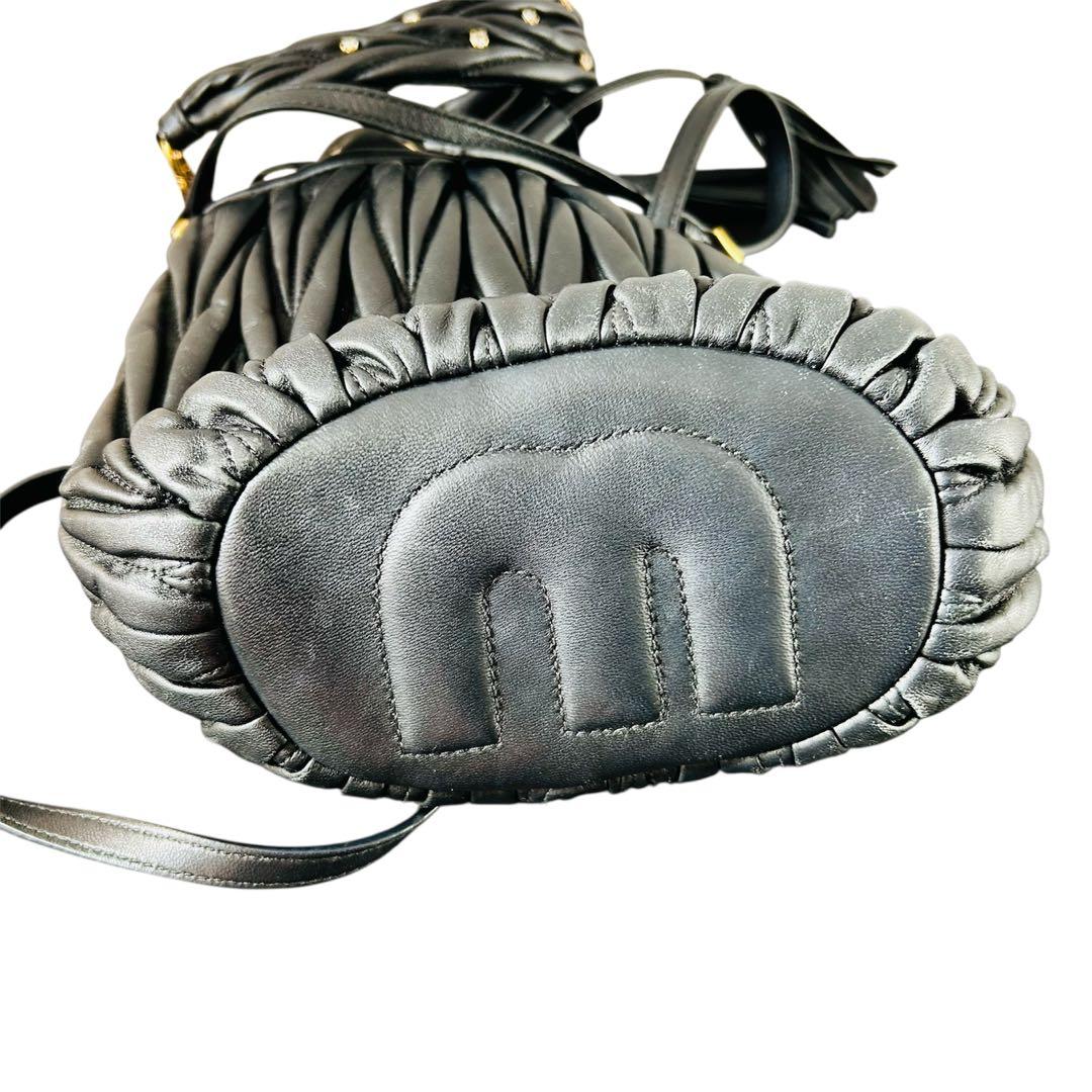 【miu miu】マテラッセ ブラック 2wayハンドバッグ