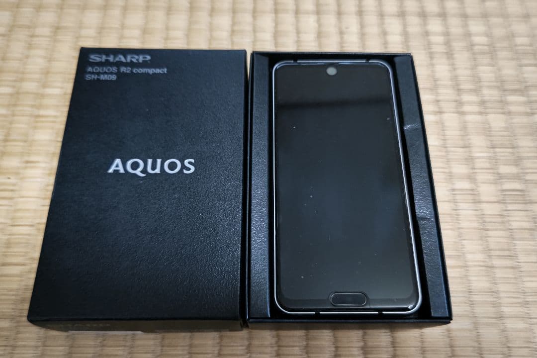 AQUOS R2 compact ピュアブラック 64 GB SIMフリー AQUOS R2 compact