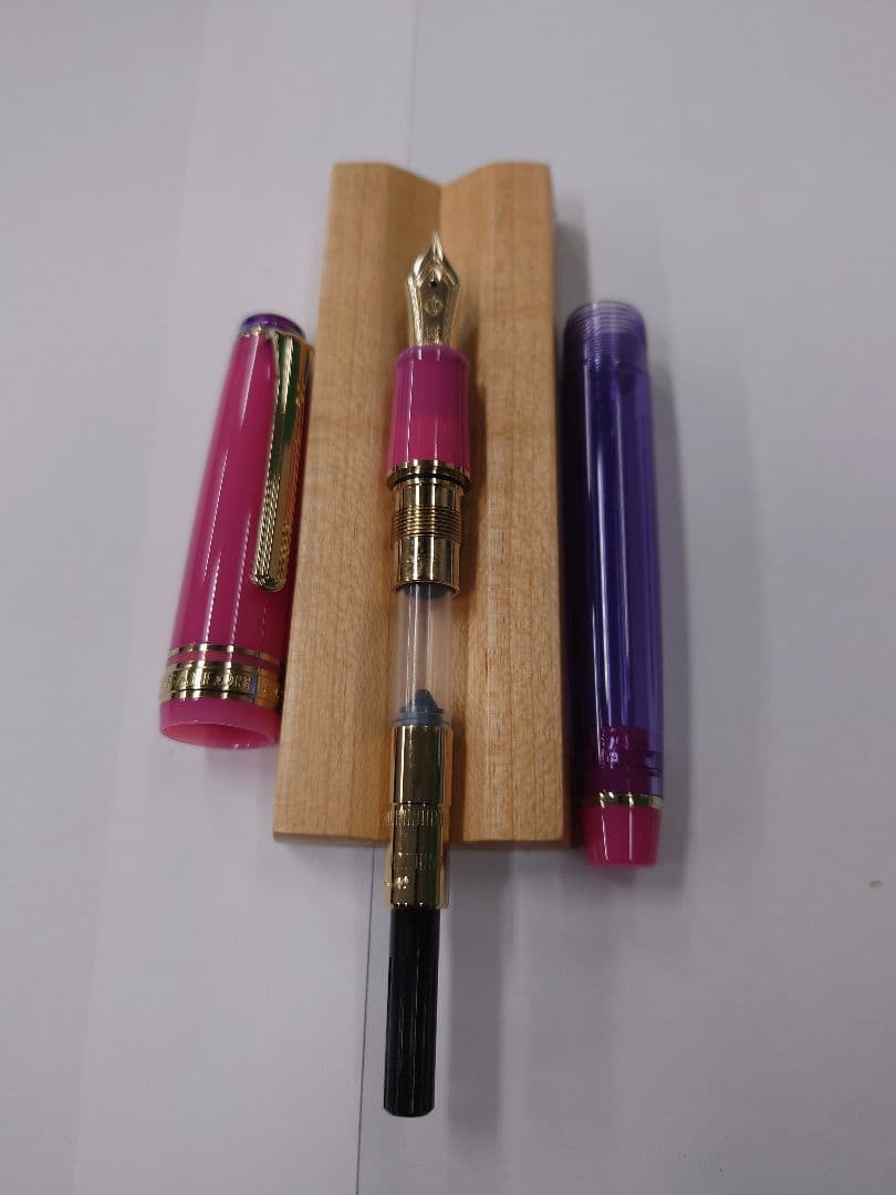 未使用　セーラー万年筆　海外モデル　万葉ペン 「Rabbit Ear Iris」