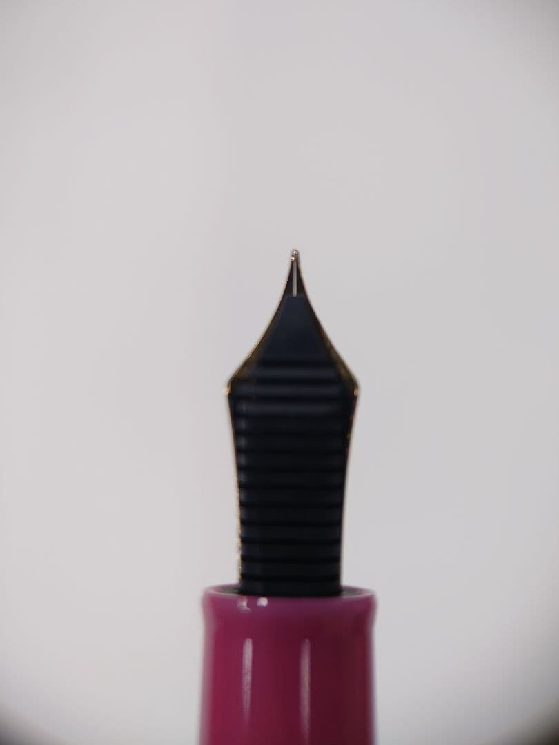 未使用　セーラー万年筆　海外モデル　万葉ペン 「Rabbit Ear Iris」