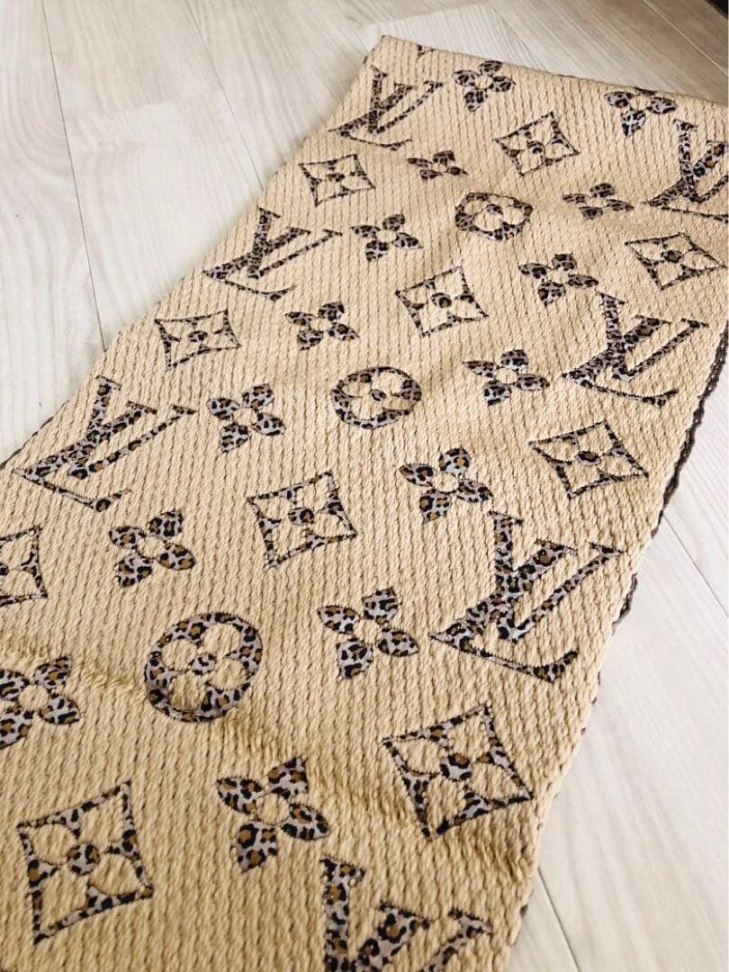 ルイヴィトン エシャルプジャイアント モノグラム レオパード アニマル
