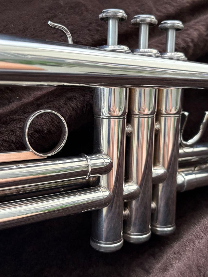 ヤマハトランペットYTR2320ES シルバープレート