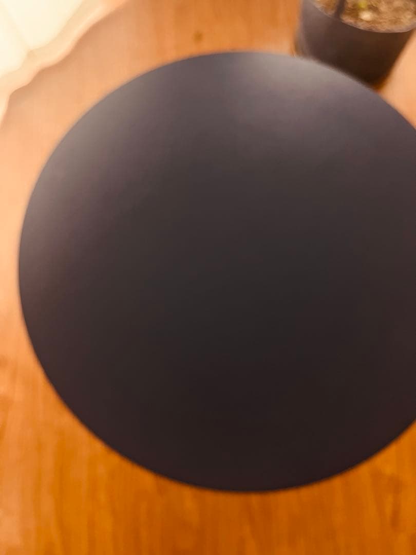 アメリカVIRCO(ヴァルコ)社のラウンドテーブル　ARTEK リノリウム　丸