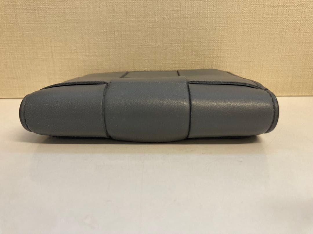 現行/RFID ボッテガヴェネタ カセットスモール 二つ折り財布 グレー