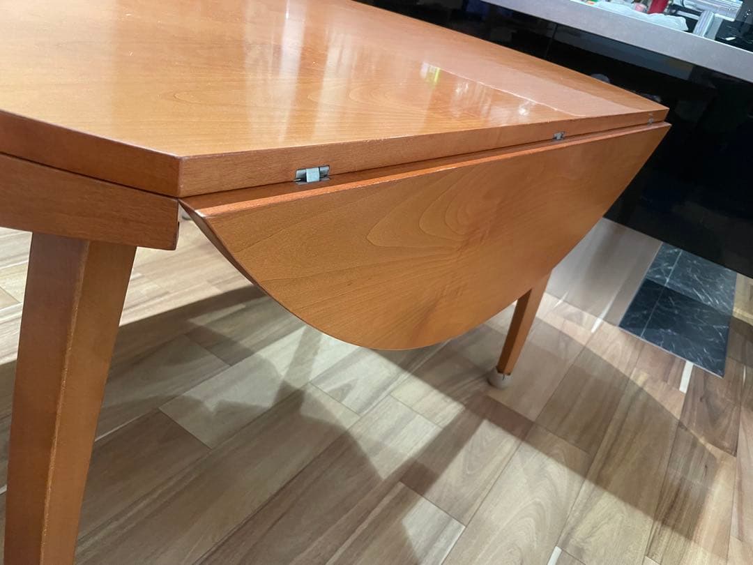 Calligaris　カリガリス　円形木製テーブル（テーブルのみ）掲載期限あり