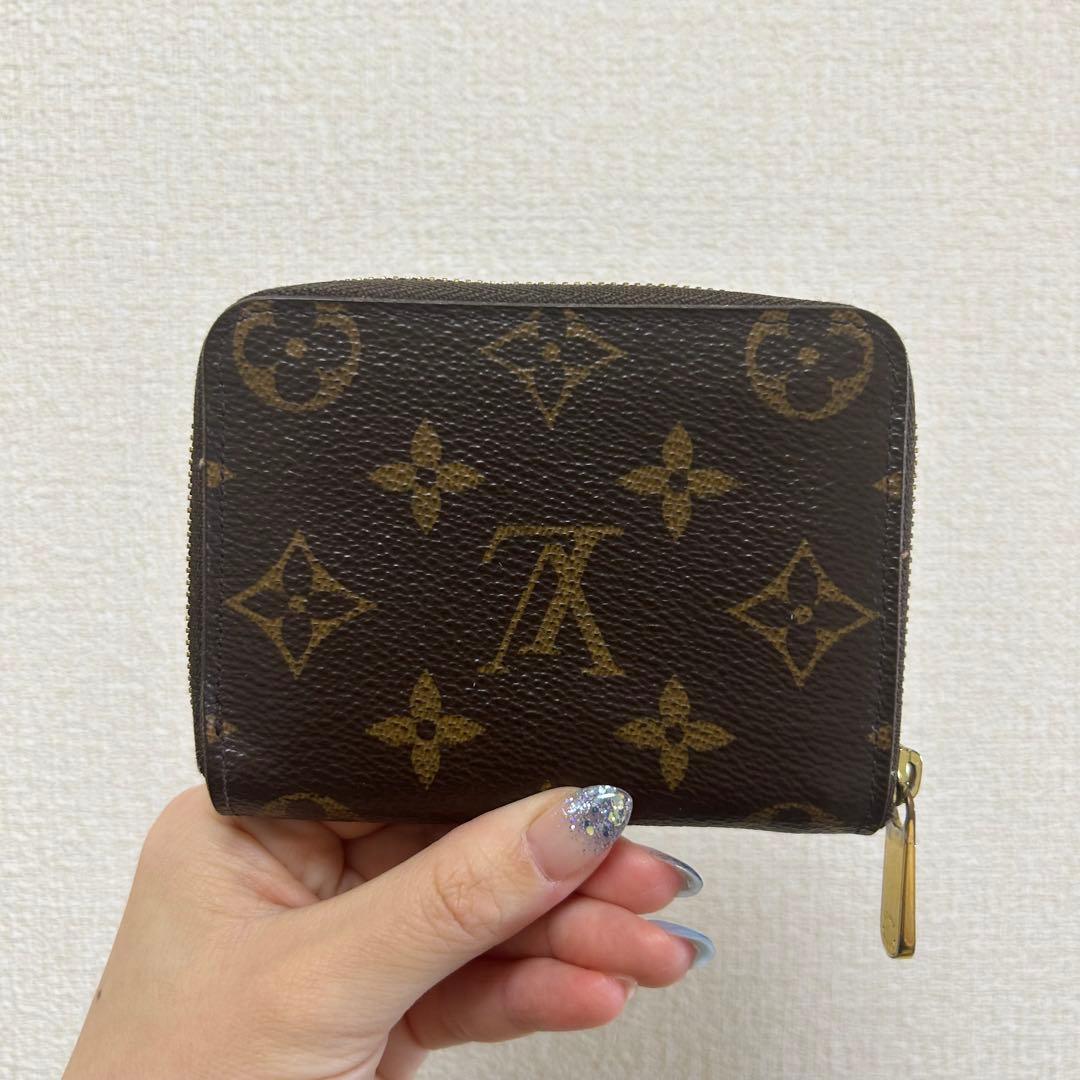 LOUIS VUITTON ジッピーパース