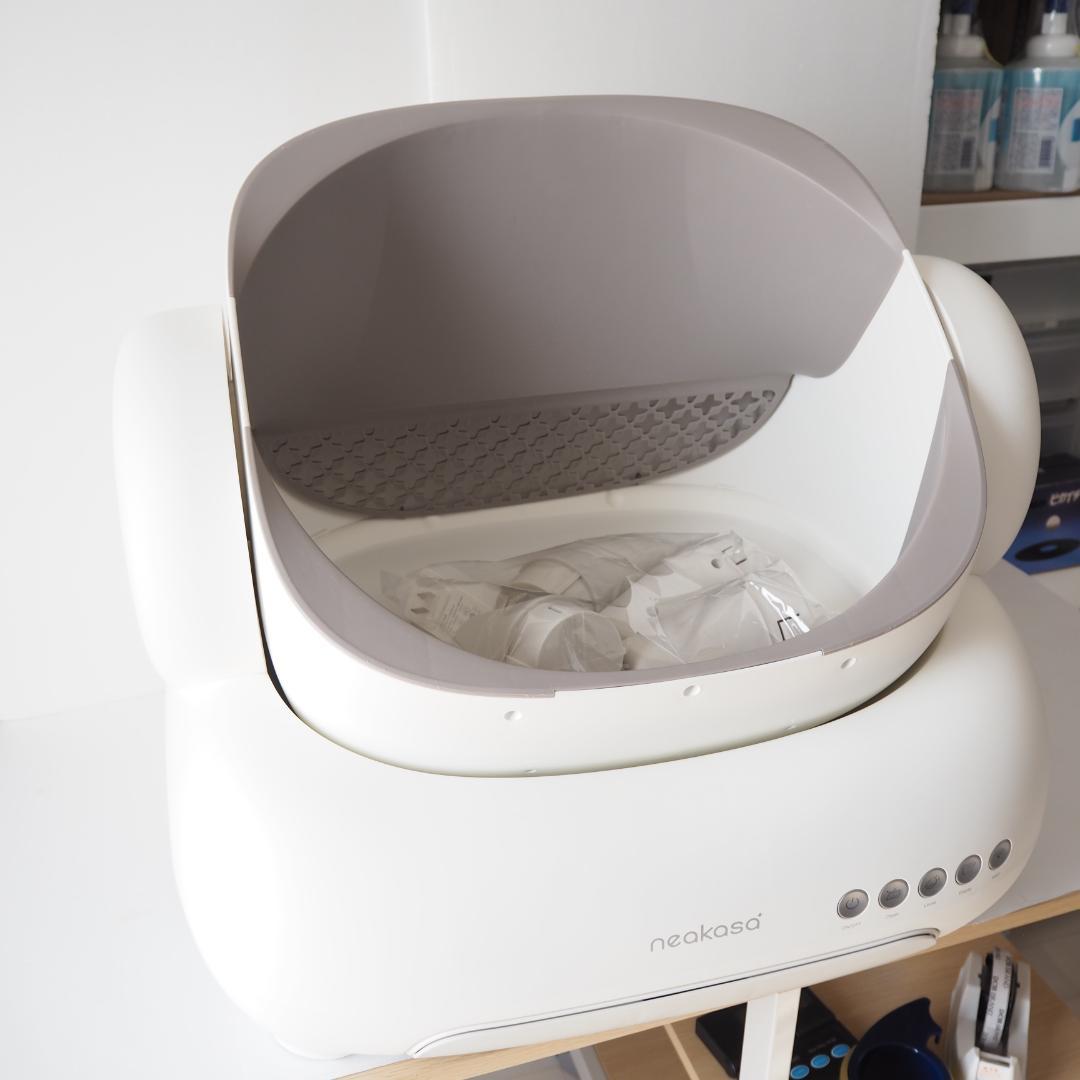 猫カフェmocha モカにゃんず猫型缶バッジ アルシェ大宮店