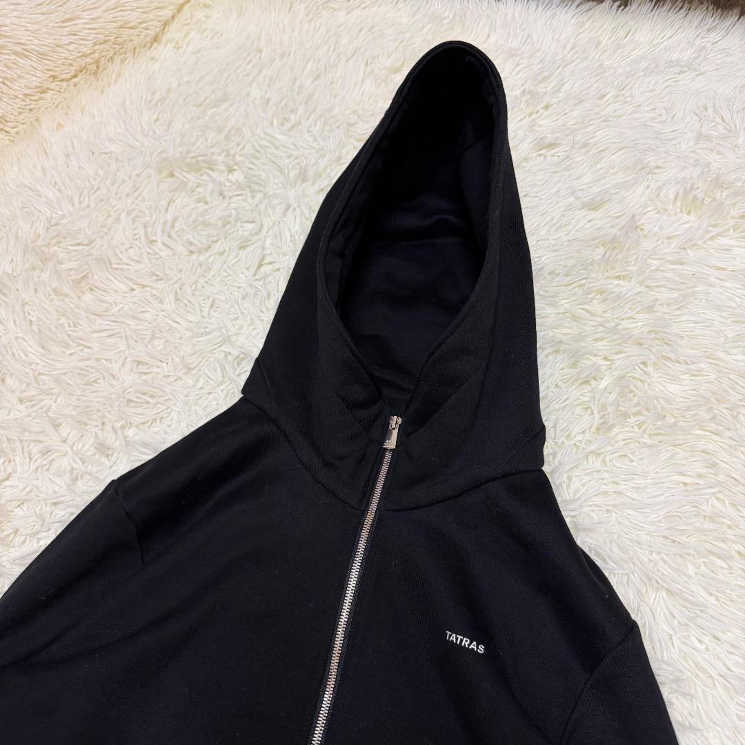 【即完売デザイン✨】TATRAS タトラス フェルダ フルジップパーカー 黒03