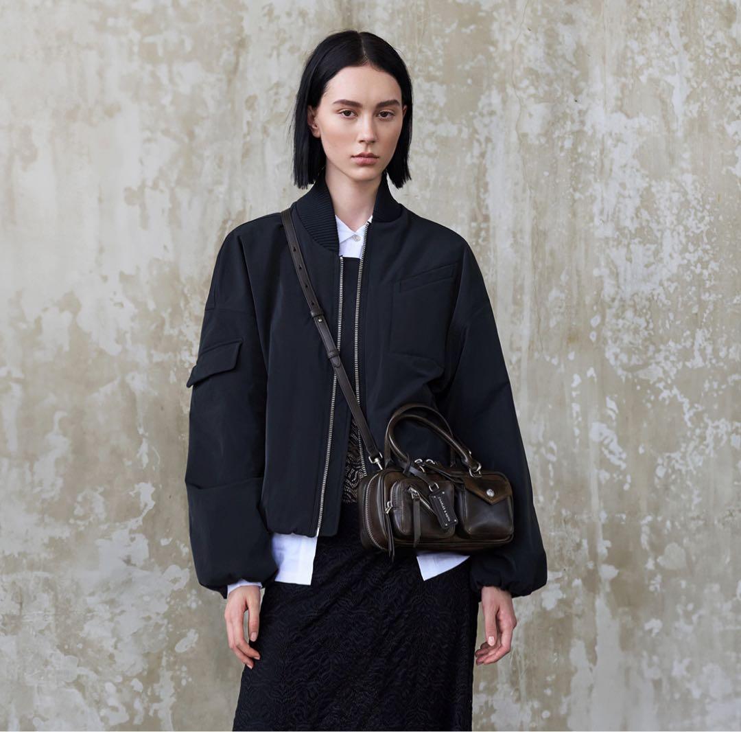 新品CHARLES&KEITH 复古ボストン多口袋手提包 Multi