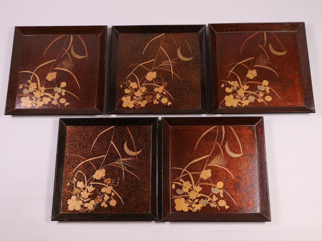 【MB45】時代 梨地吸物膳 十客 月と草花蒔絵 秋草 四方膳 卓上 折敷 木製