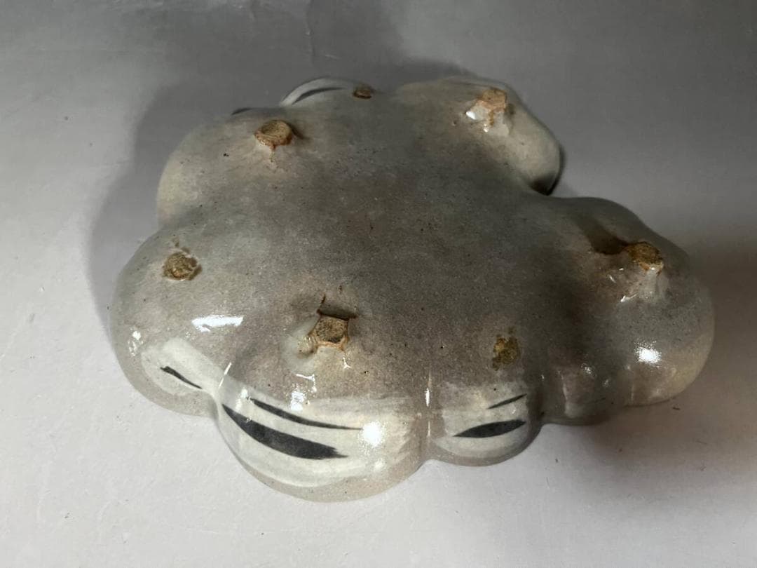 皿■乾山写白菊 四つ足皿 菊花模様 京焼 清水焼 陶磁器 時代物 骨董品■