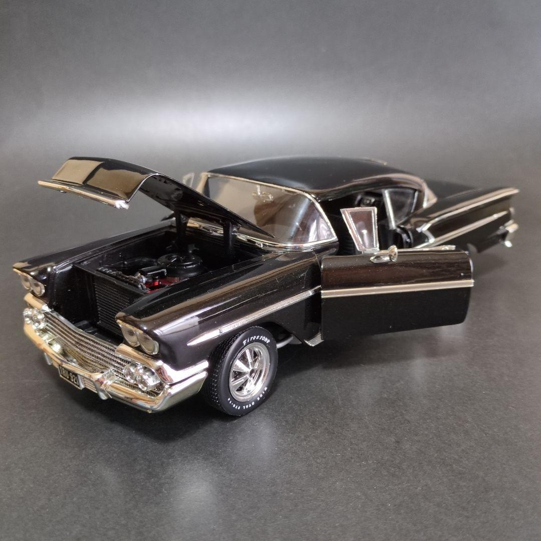 1/18ミニカー　CHEVY　 58’IMPARA