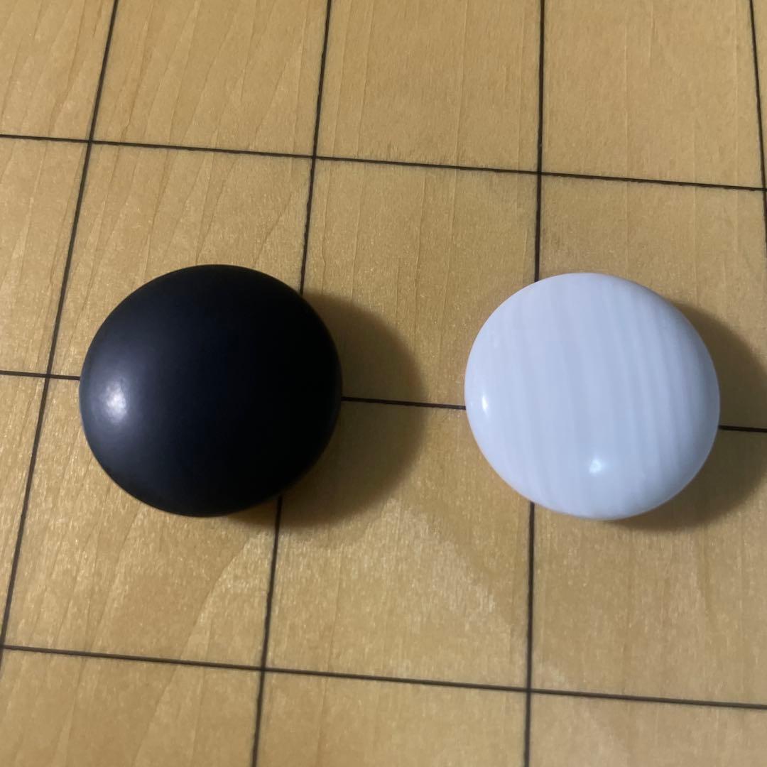 囲碁セット 木製囲碁盤 ５寸　脚付　日向特性蛤碁石黒那智黒28号（7.5mm）