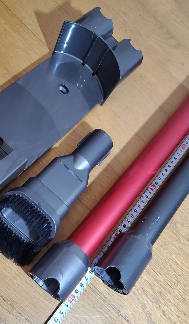 ダイソン SV11 掃除機本体・レッドパイプ含2本・ノズル付、壁掛け 掃除