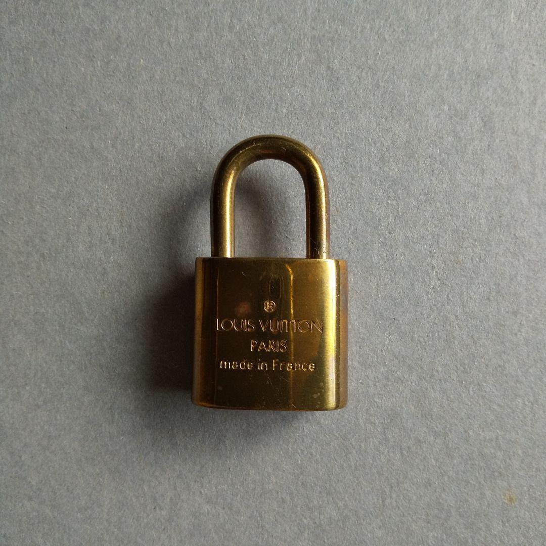 ぺ*ぺ様 【美品】LOUIS VUITTON M42228 トゥルーヴィル 鍵・