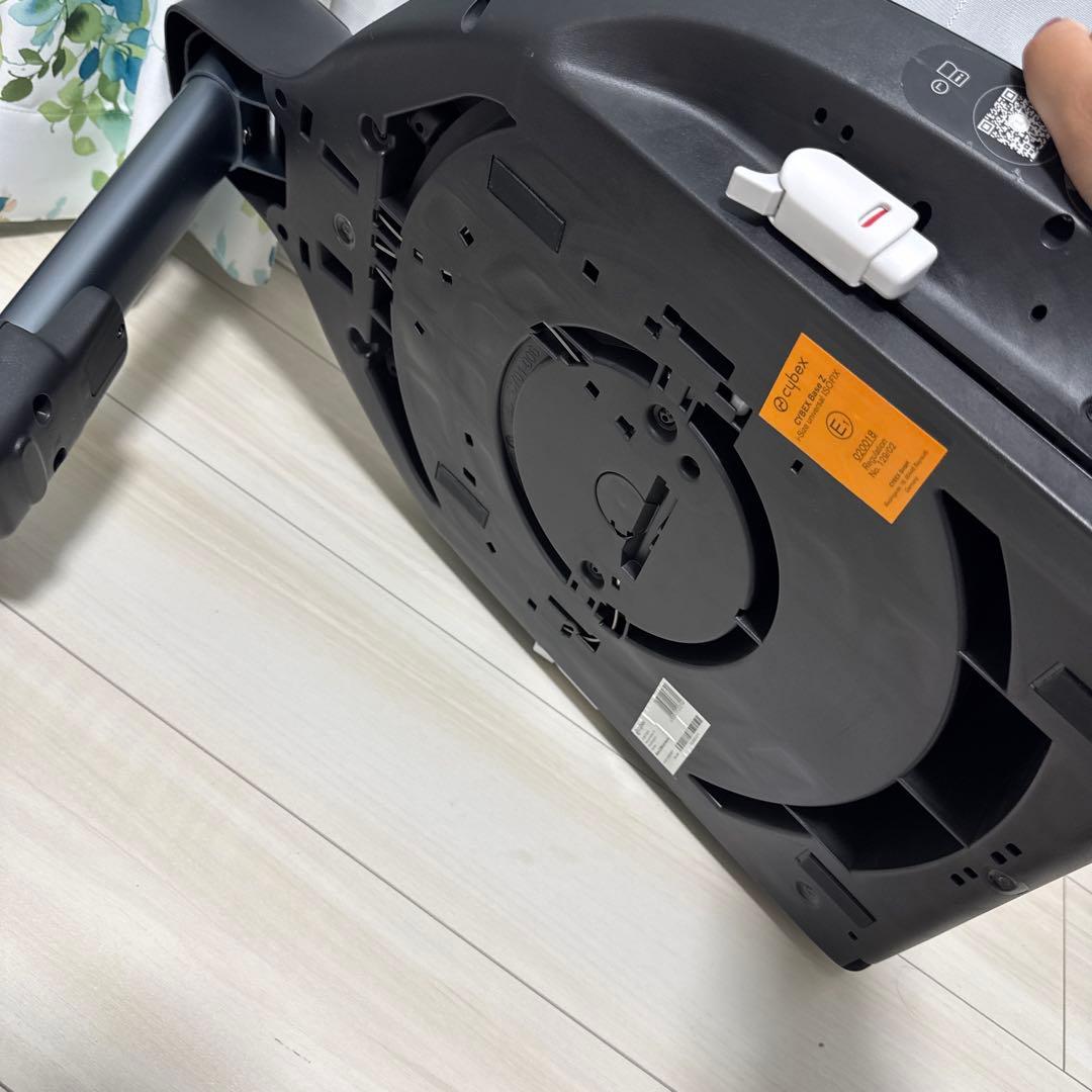 cybex ベビーシート サイベックス　チャイルドシート　ISOFIX グレー