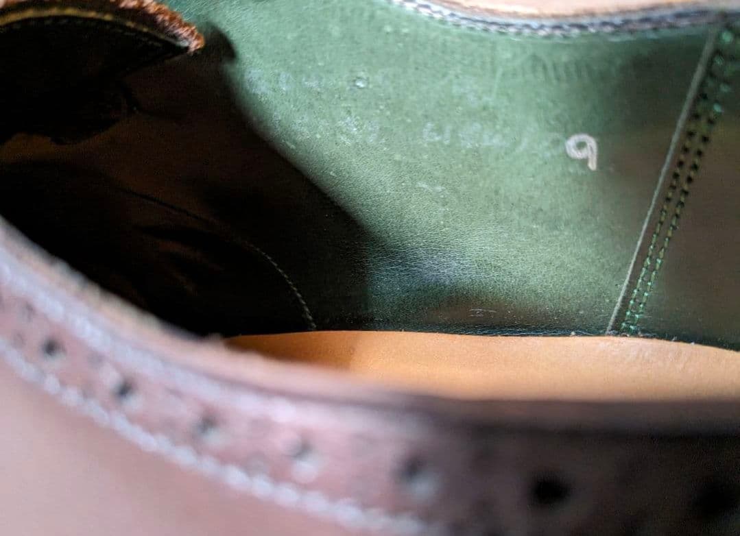 チーニー　ベンチメイド　サイズUK9（27.5cm)　セミブローグ