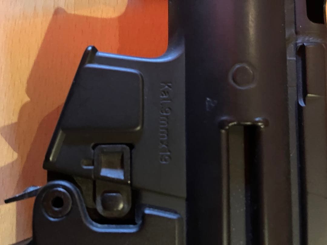 東京マルイ　電動ガンMP5クルツ　バッテリー　マガジン付き　給弾不良