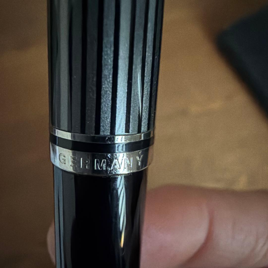 ペリカン　ボールペン　ブラック