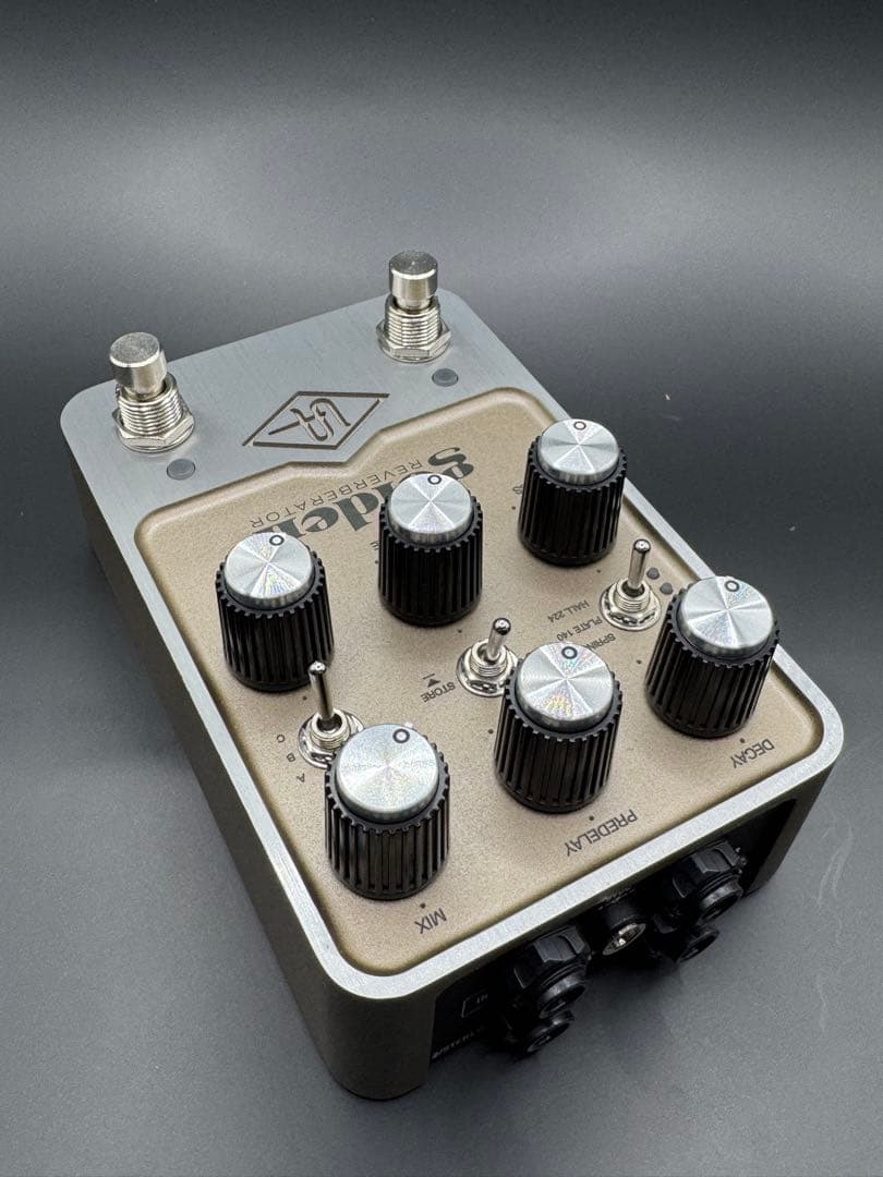 UAFX Golden Reverberator エフェクター