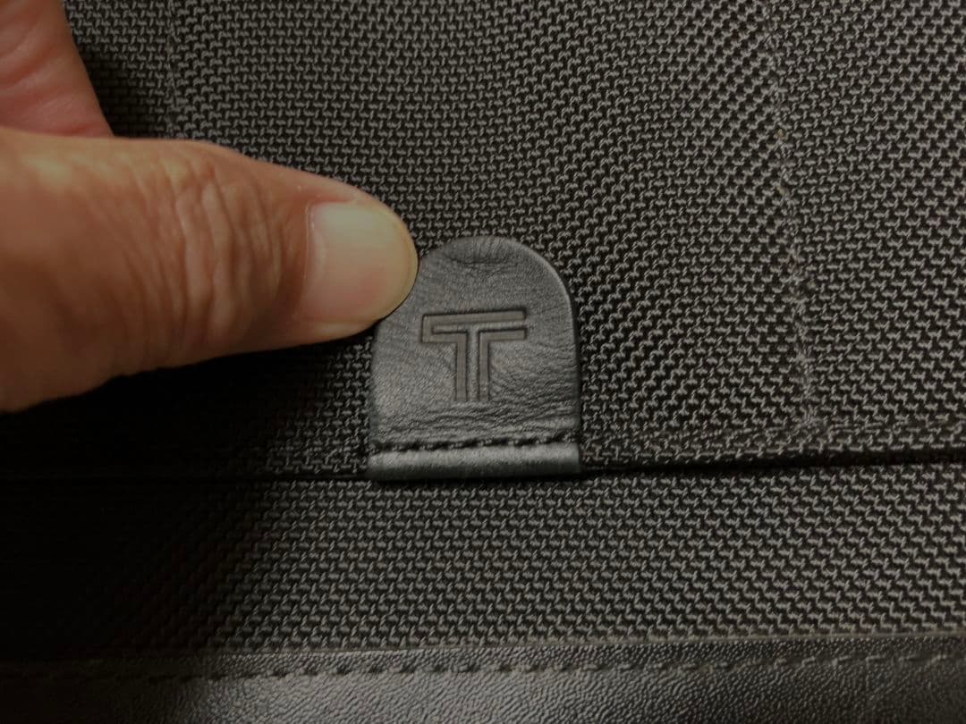 TUMI ブラック キャリーケース 261040D4