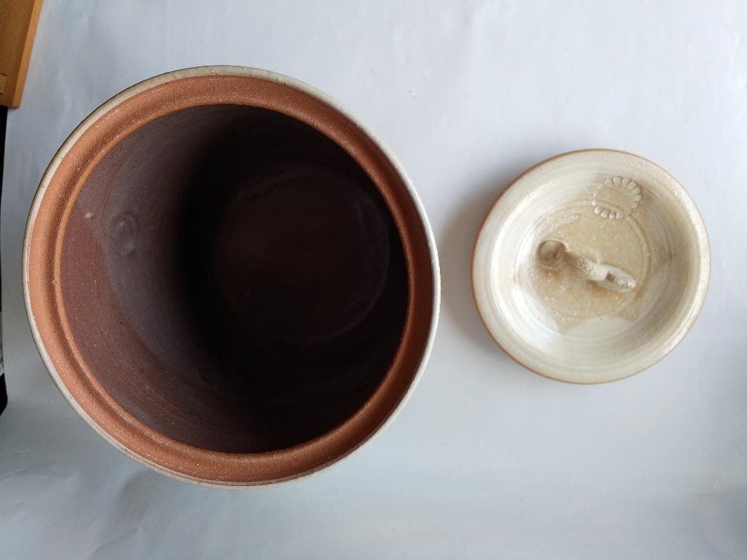 陶光 作 白掛釉花文水指  茶道具 茶器 水指 逸品 美品 です。