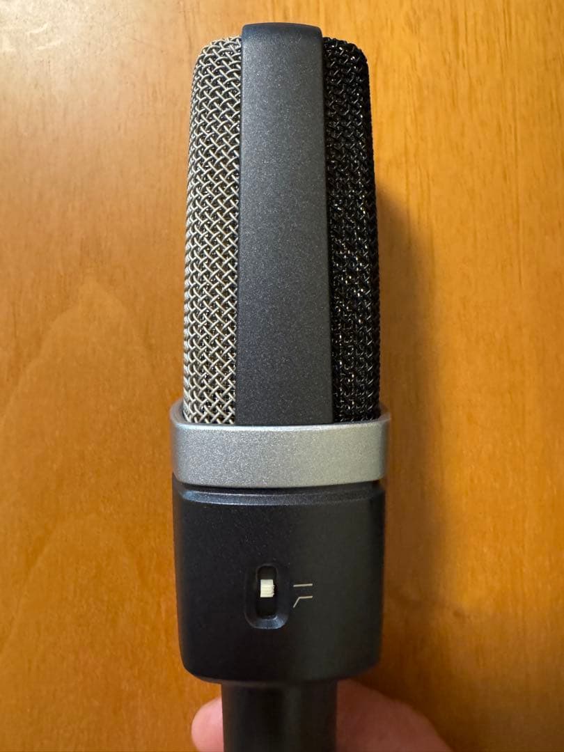 AKG C214 コンデンサーマイク／ケーブル、ポップガード付き