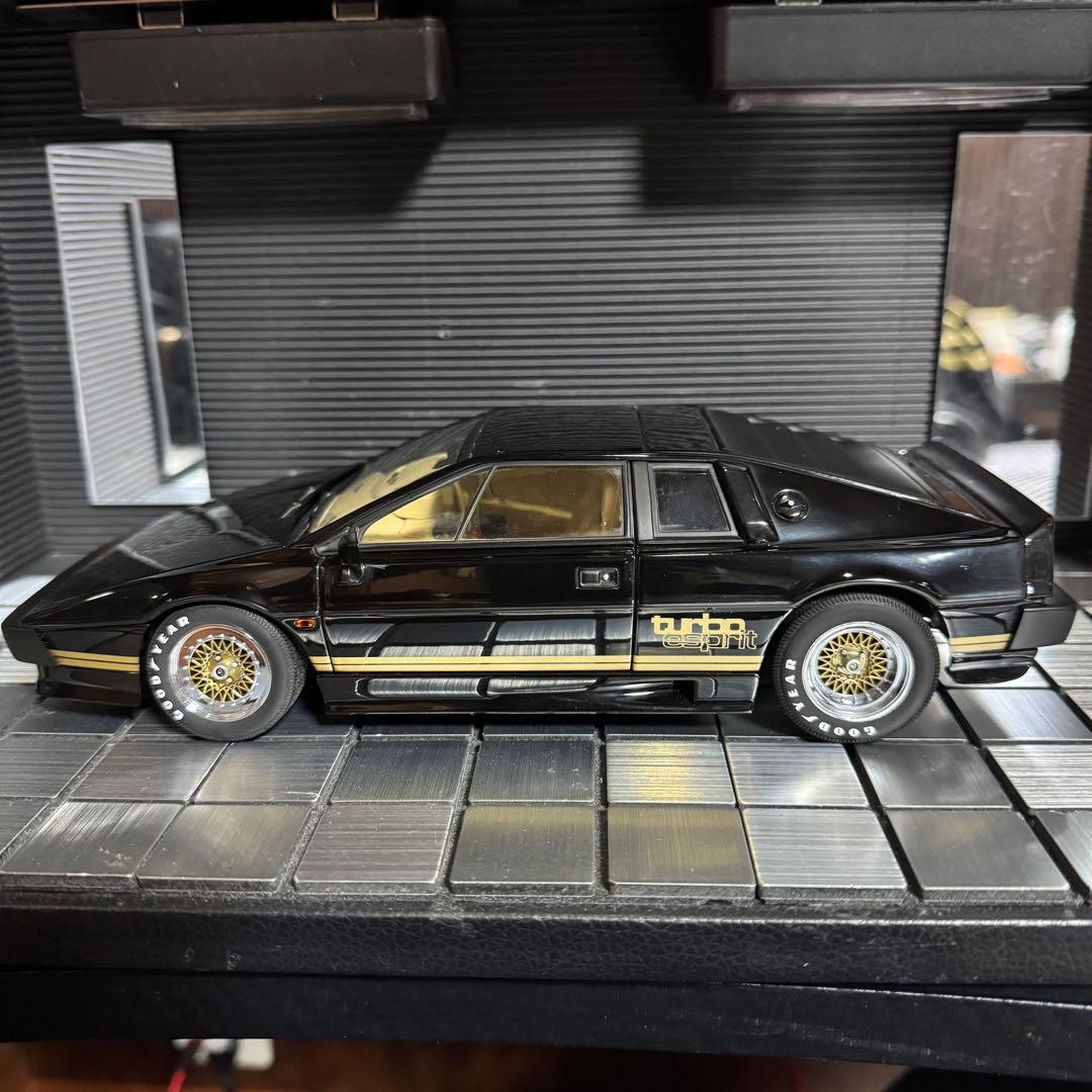 絶版未展示品 オートアート 1/18 ロータス エスプリ ターボ S2 ブラック