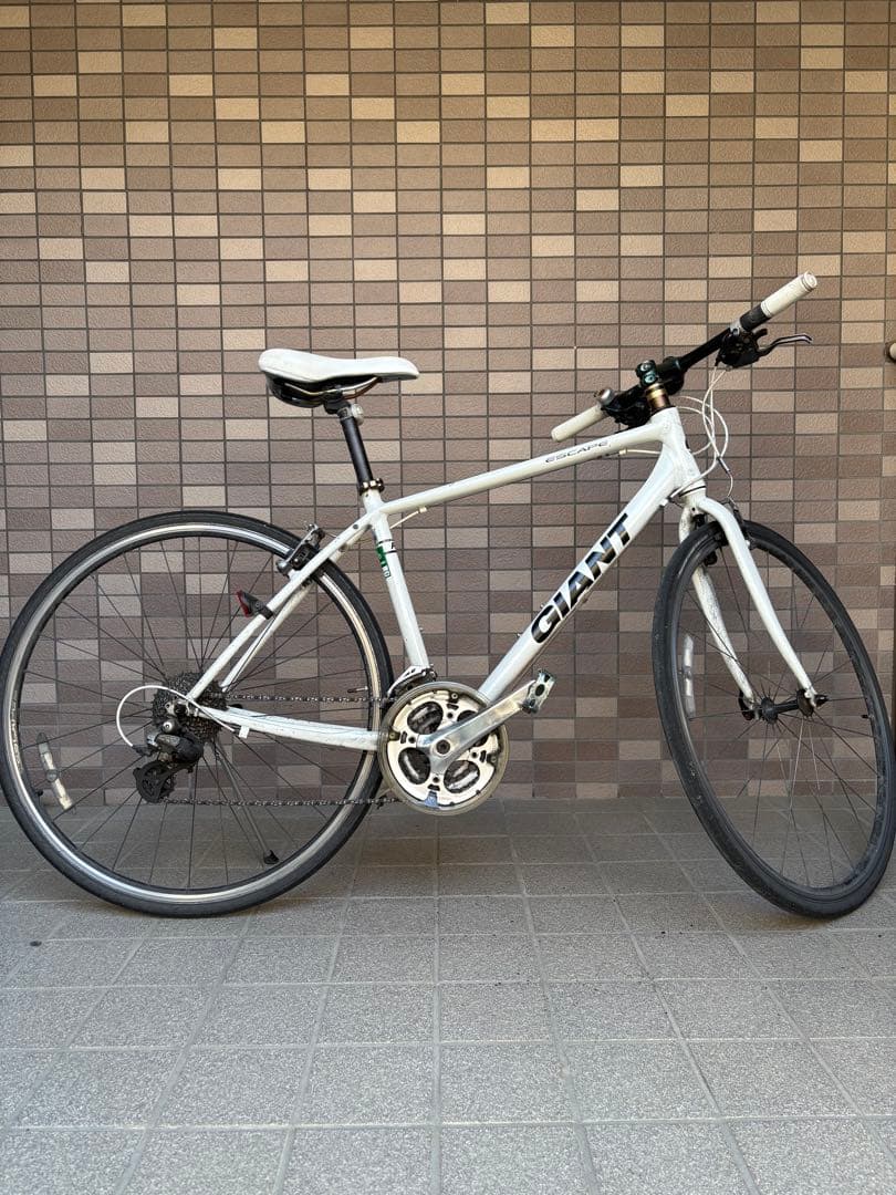 GIANT クロスバイク ホワイト 直接引渡し