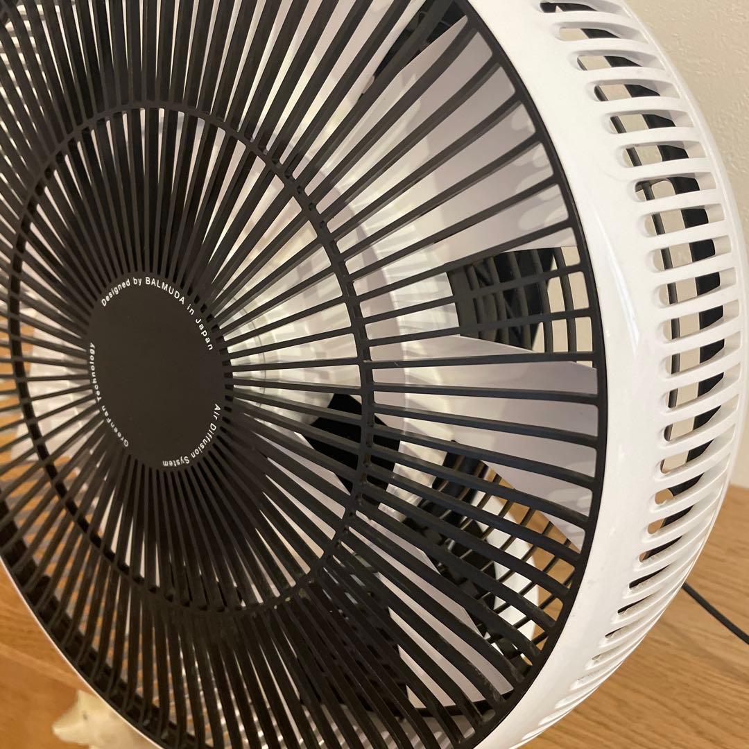 バルミューダーサーキュレーター　 ホワイト×ブラック FGF-3300