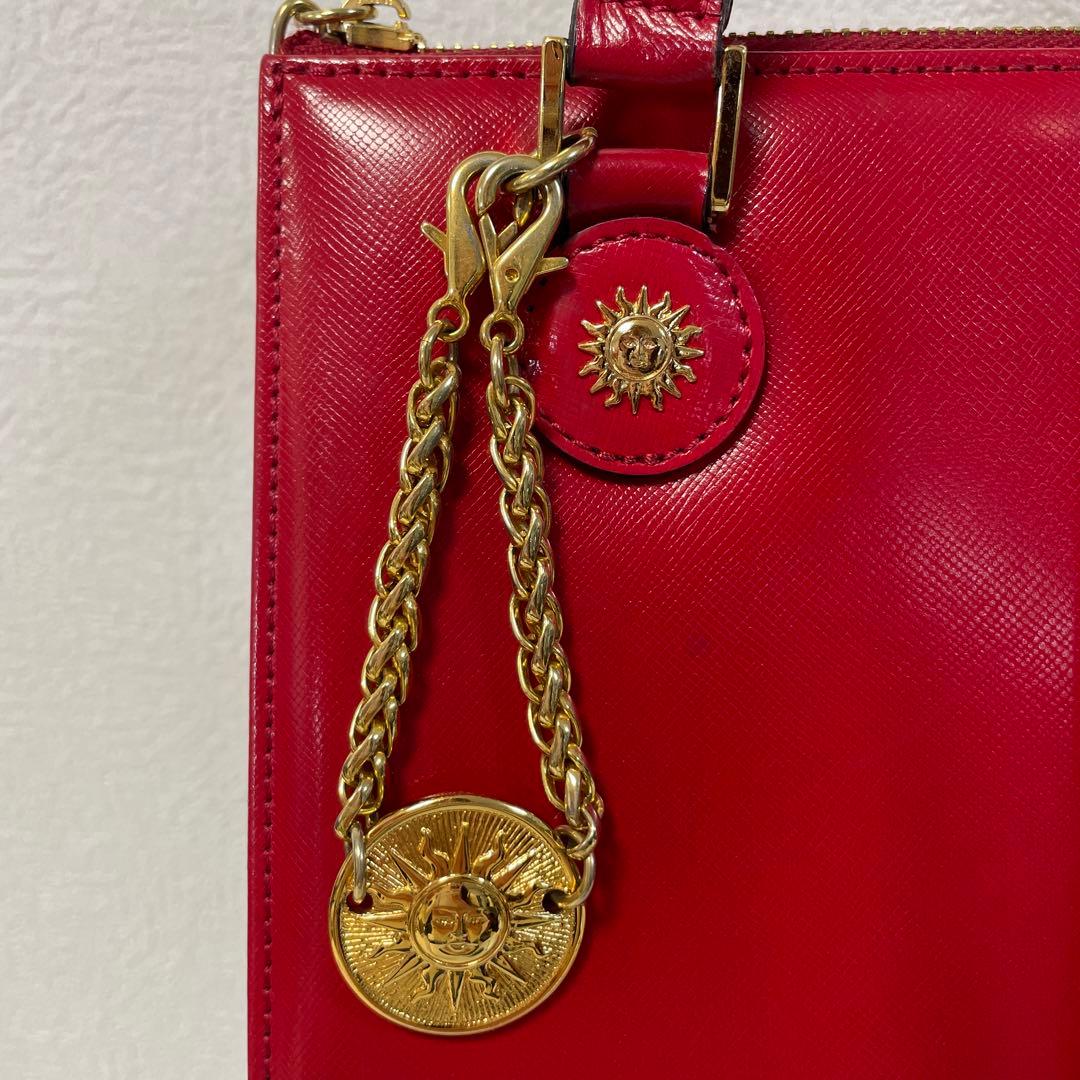 ジャンニヴェルサーチ ハンドバッグ 赤 レザー チャーム付