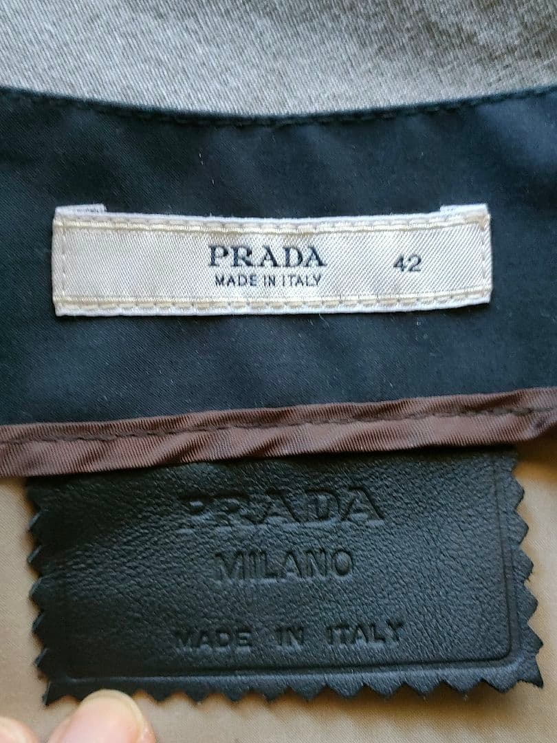 PRADA 黒 ひざ丈スカート