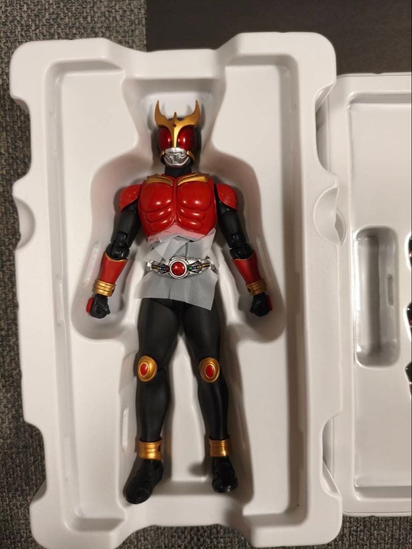 S.H.Figuarts 真骨彫製法 仮面ライダークウガ マイティーフォーム