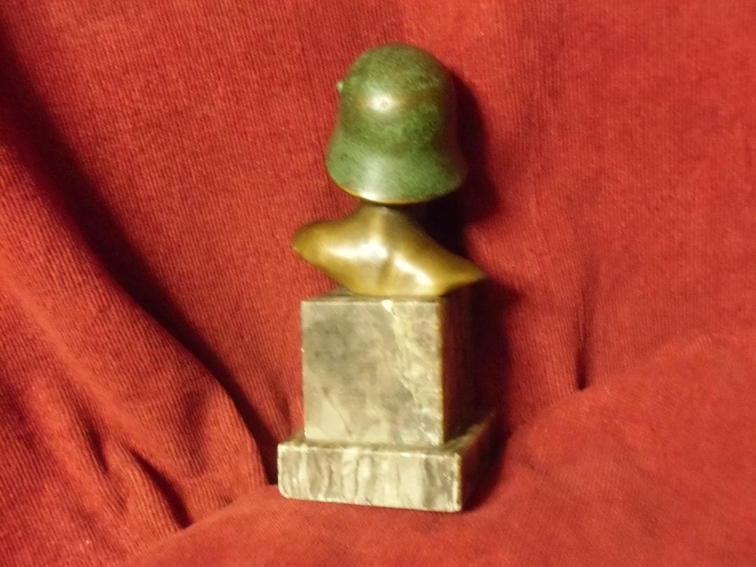 ⊞ドイツ軍＊若き兵士の胸像（実物）