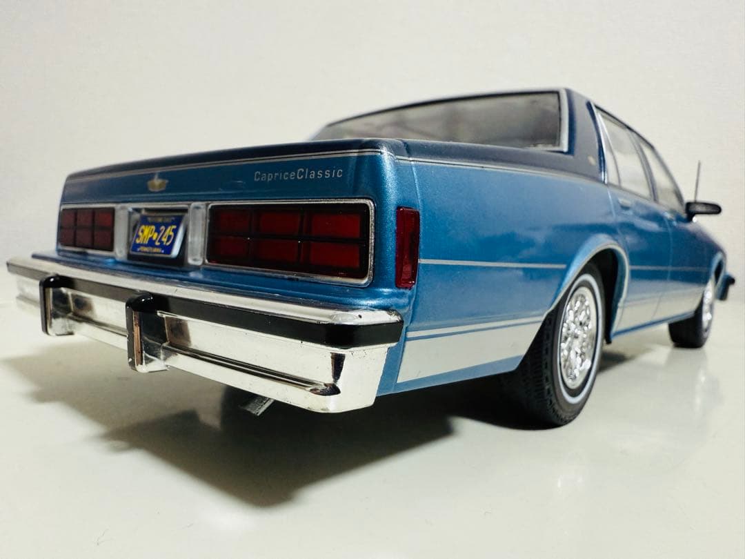 '87 Chevyシボレー Capriceカプリス Sedanセダン 1/18