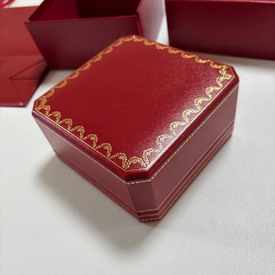 美品 カルティエ ラブブレス ブレスレットケース 空箱 現行品 リボン